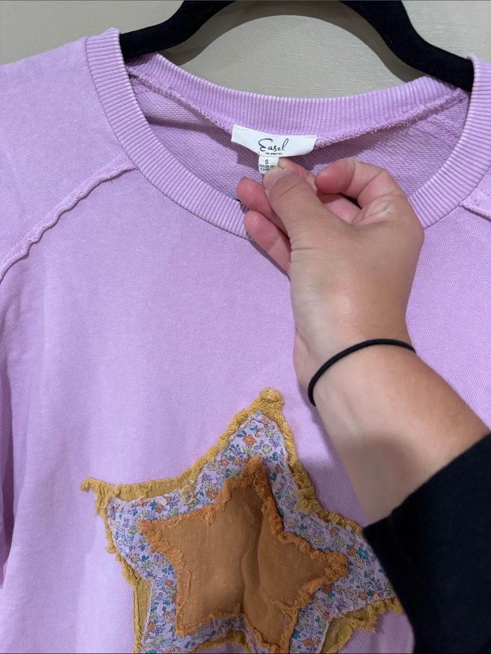 Easel star patchwork pullover - Picture 4 of 4